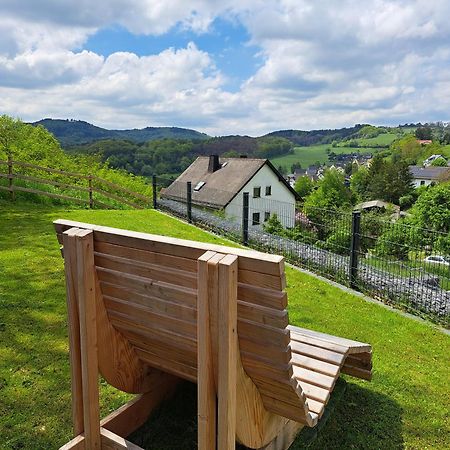Ferienwohnungen Am Aeppelsberg Volkesfeld エクステリア 写真