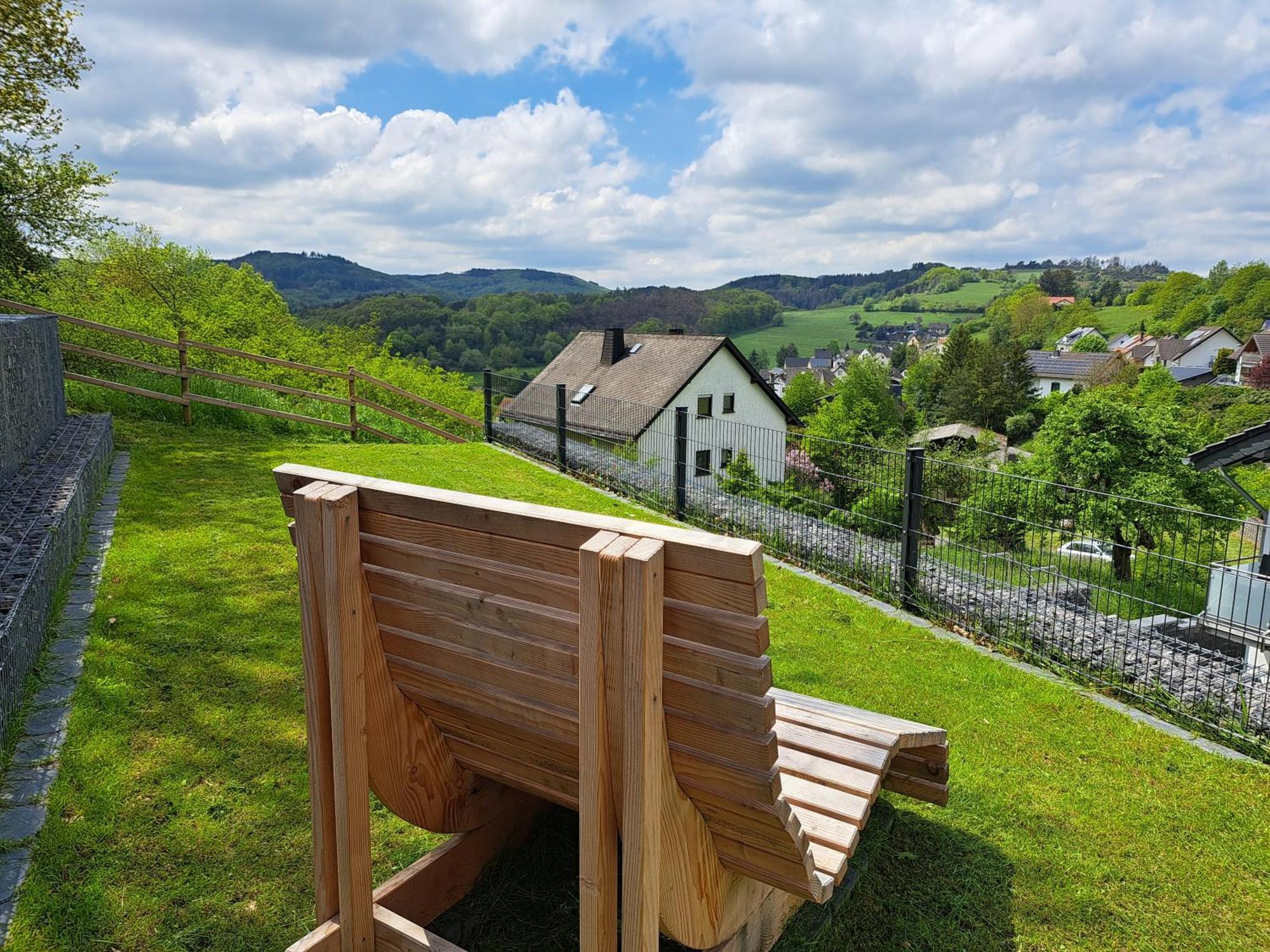 Ferienwohnungen Am Aeppelsberg Volkesfeld エクステリア 写真